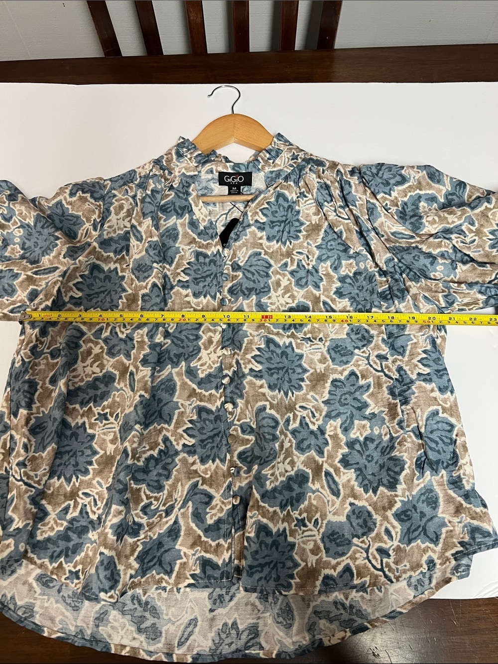 NWT Floral Gigio Top Blouse Shirt Medium Blue - Picture 9 of 12